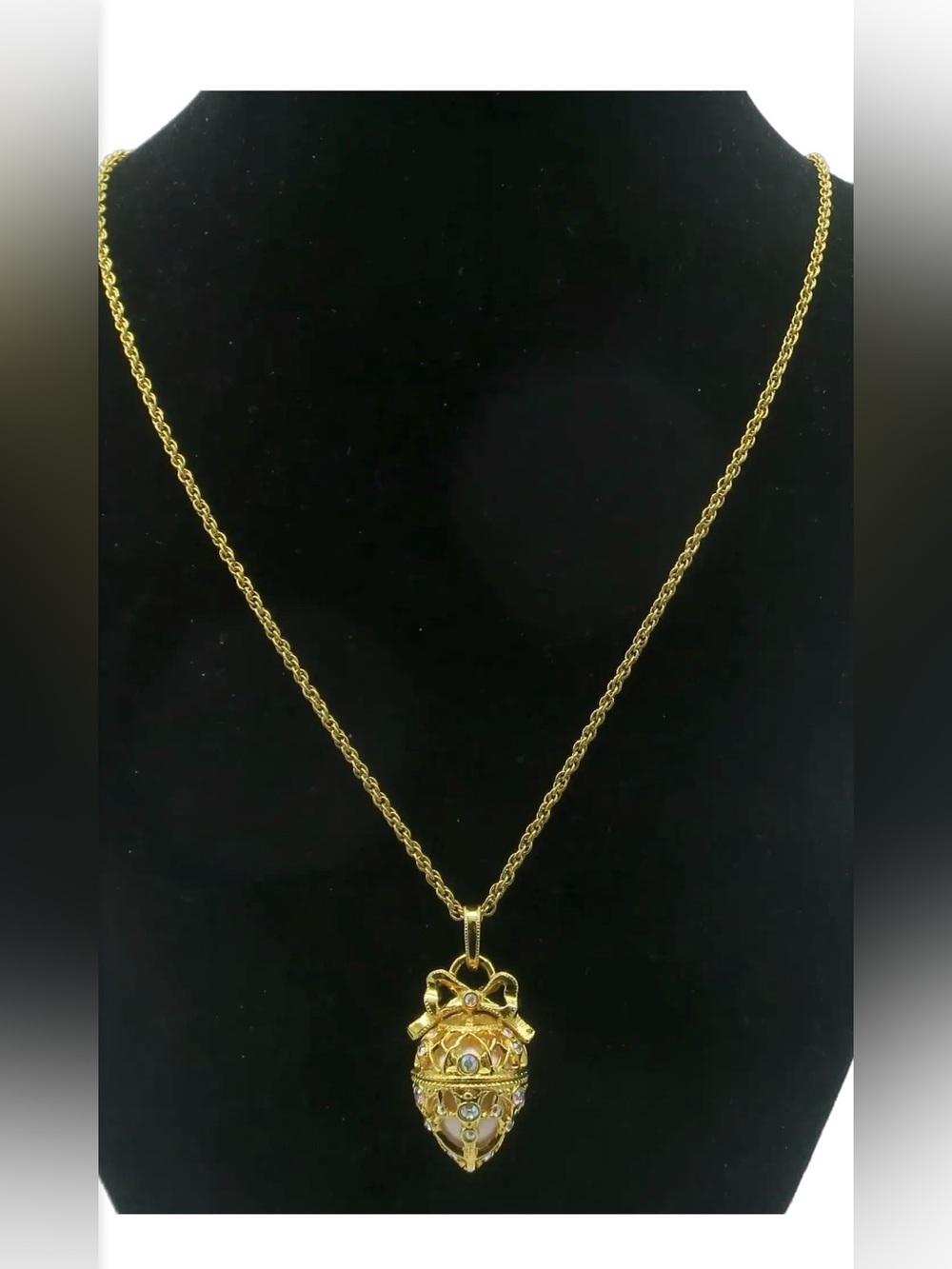 Joan Rivers AB Pearlized Egg Pendant Necklace Gold tone